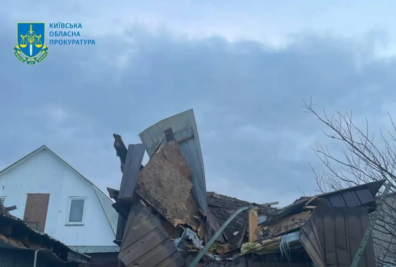 Пошкоджено житлові будинки, є постраждалі: наслідки ракетної атаки на Київщину 7 лютого - 3 - зображення