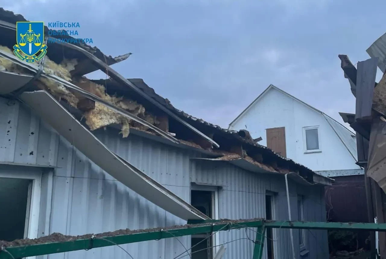 Пошкоджено житлові будинки, є постраждалі: наслідки ракетної атаки на Київщину 7 лютого - зображення
