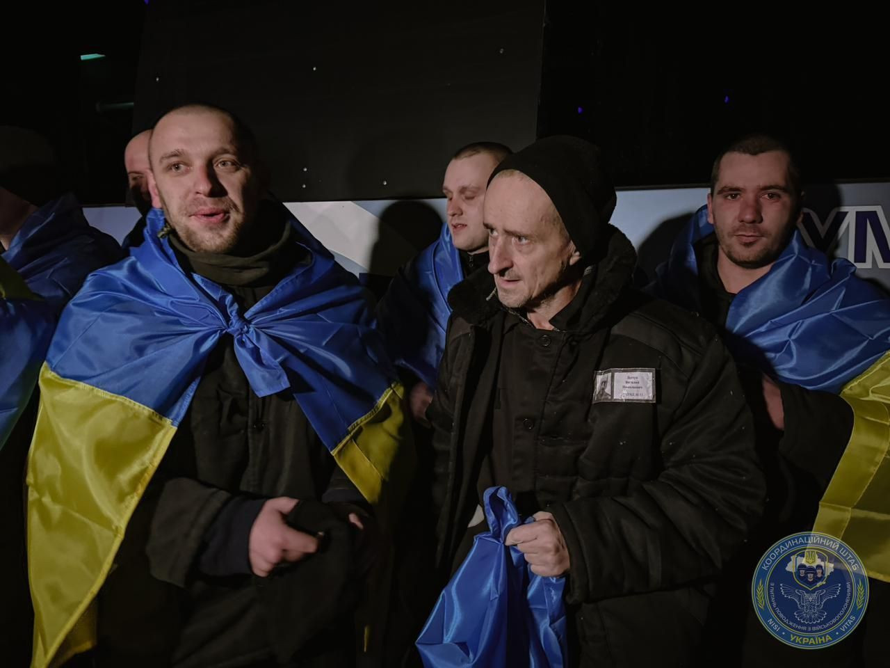 Ще 100 українських захисників повернулися з російського полону (ВІДЕО) - зображення
