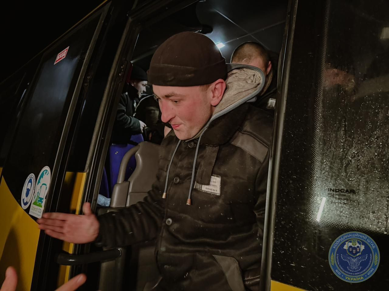 Ще 100 українських захисників повернулися з російського полону (ВІДЕО) - 2 - зображення