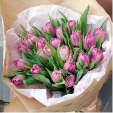 Розкішні букети тюльпанів до 8 березня - вибір за вами - зображення