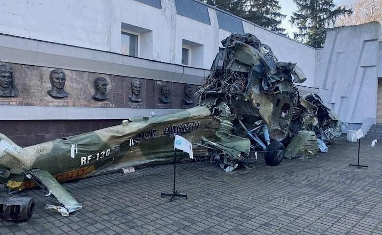 Збитий у перший день вторгнення вертоліт окупантів став музейним експонатом - зображення