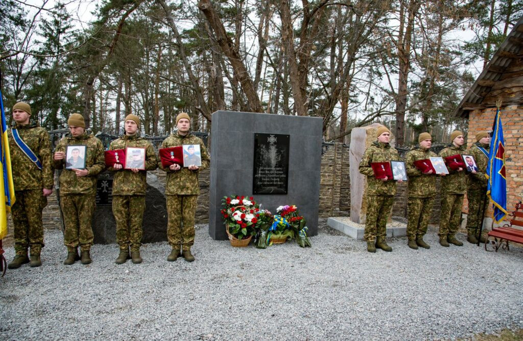 На Київщині відкрили пам’ятник загиблим воїнам у російсько-українській війні - зображення
