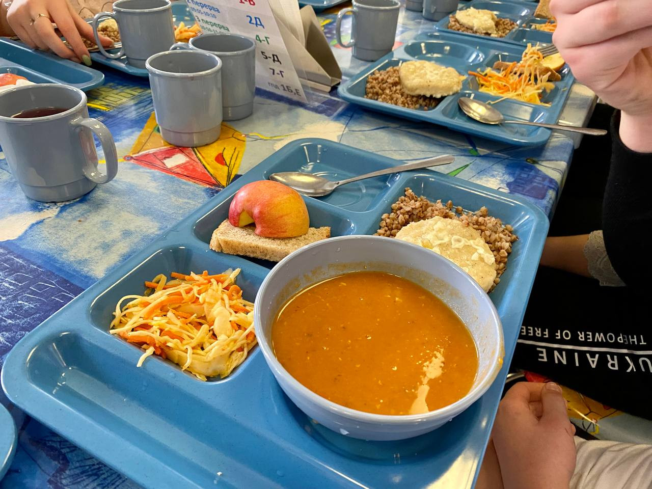 Відсьогодні Фабрика-кухня почала забезпечувати смачними обідами ще один навчальний заклад Бучанської громади - зображення
