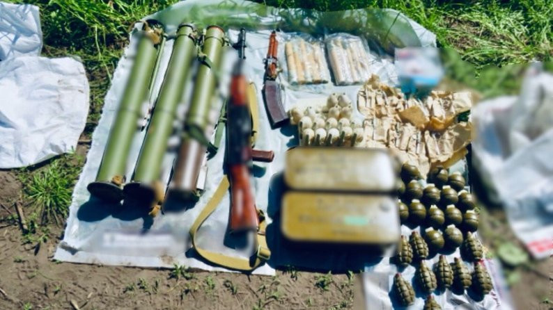 42-річний мешканець Броварського району незаконно зберігав і збував зброю та боєприпаси - зображення
