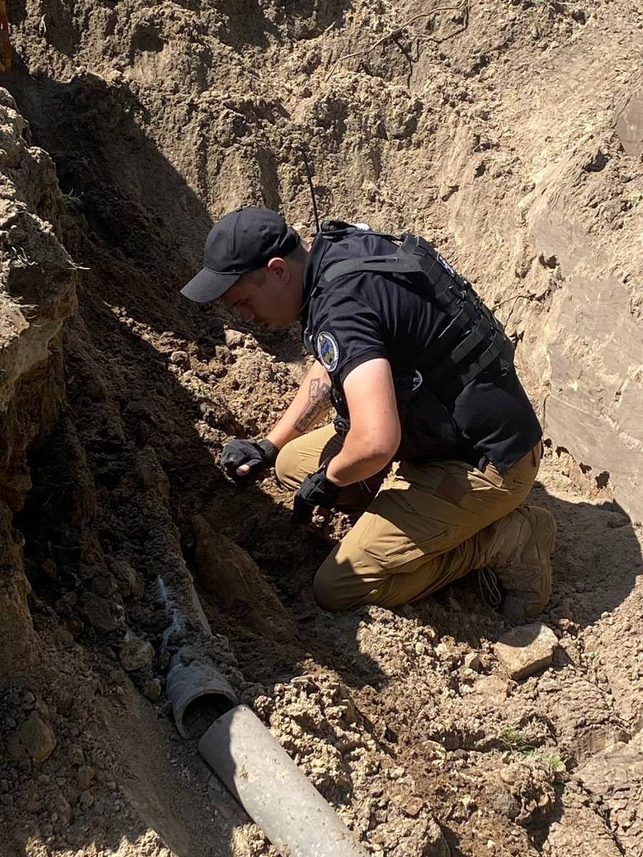 В Ірпені під час заміни труб відкопали нерозірваний артснаряд - 2 - зображення