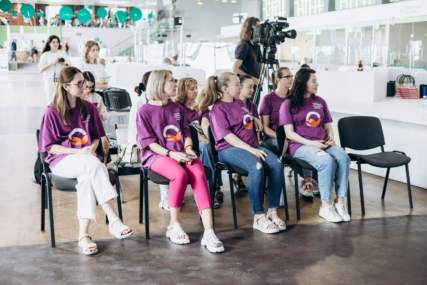 У Києві 15 жінок завершили навчання у автошколі за сприяння Фонду Народонаселення ООН в Україні в рамках проєкту 