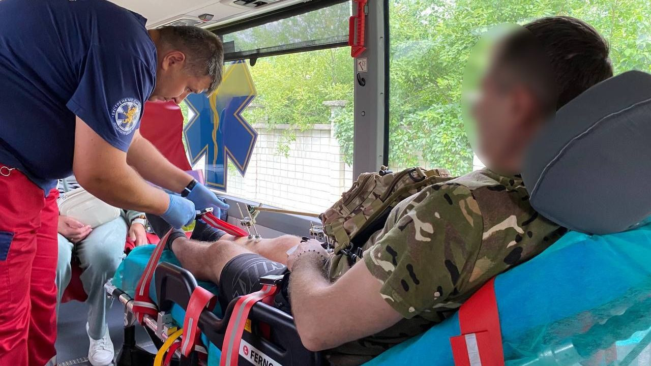 Постраждалі від війни українці можуть отримати лікування за кордоном - 1 - зображення