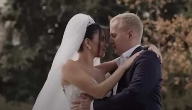 На Львівщині експрокурор та працівниця ДБР влаштували розкішне весілля - зображення