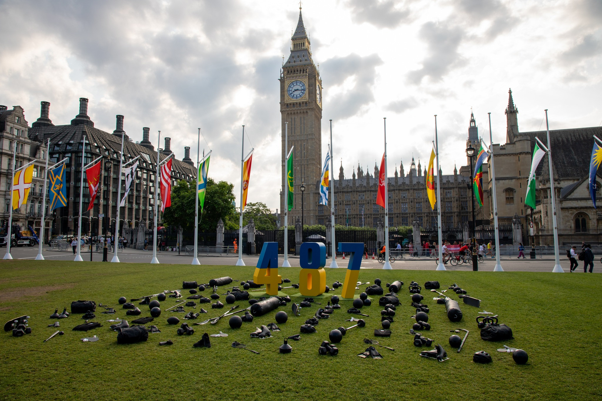 У Лондоні встановили інсталяцію на честь загиблих українських спортсменів - зображення