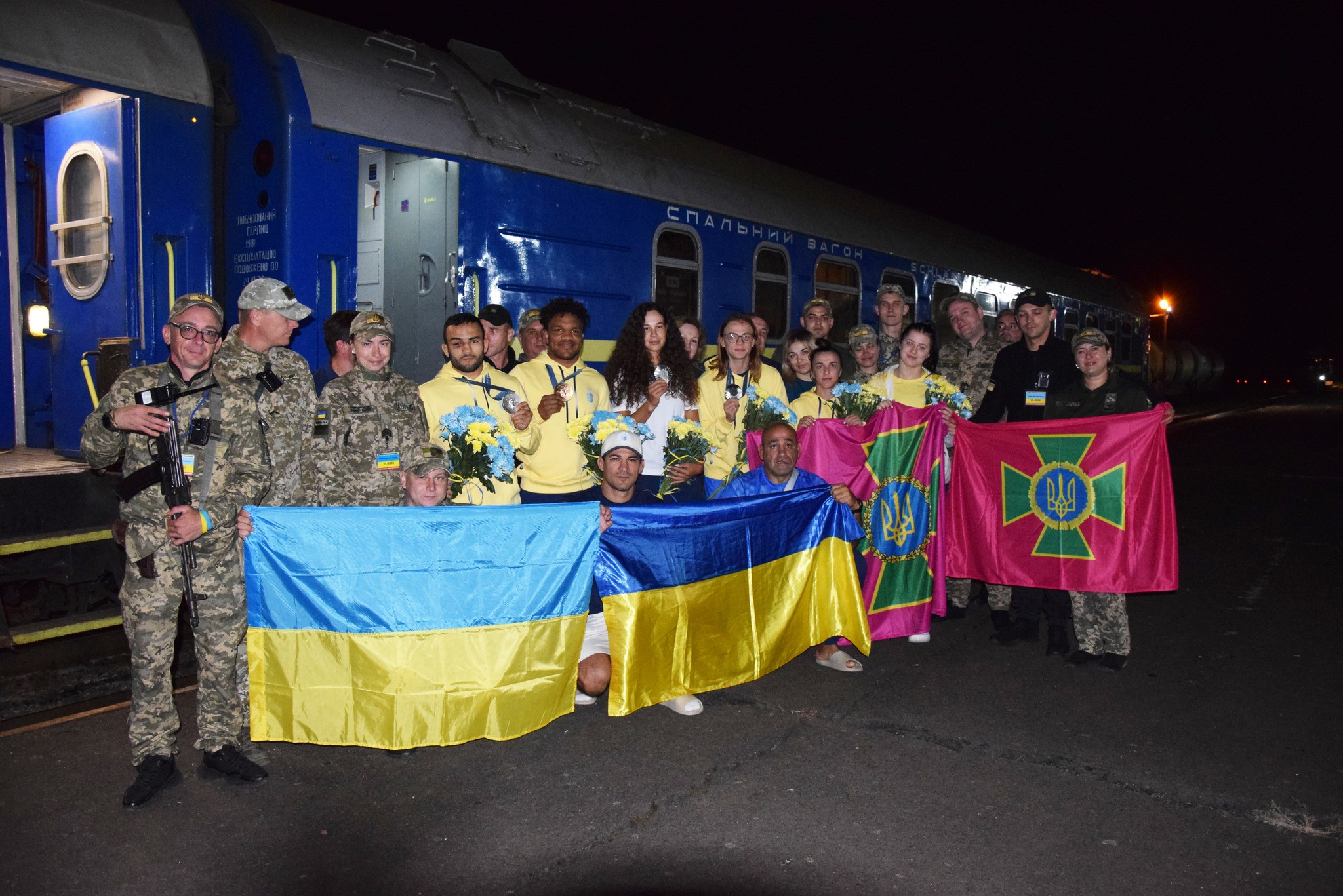 До України повернулися олімпійці - зображення