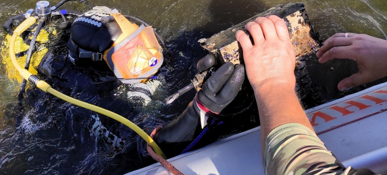 Поблизу Обухівського району водолази ДСНС витягли з Дніпра уламки шахеда - 2 - зображення