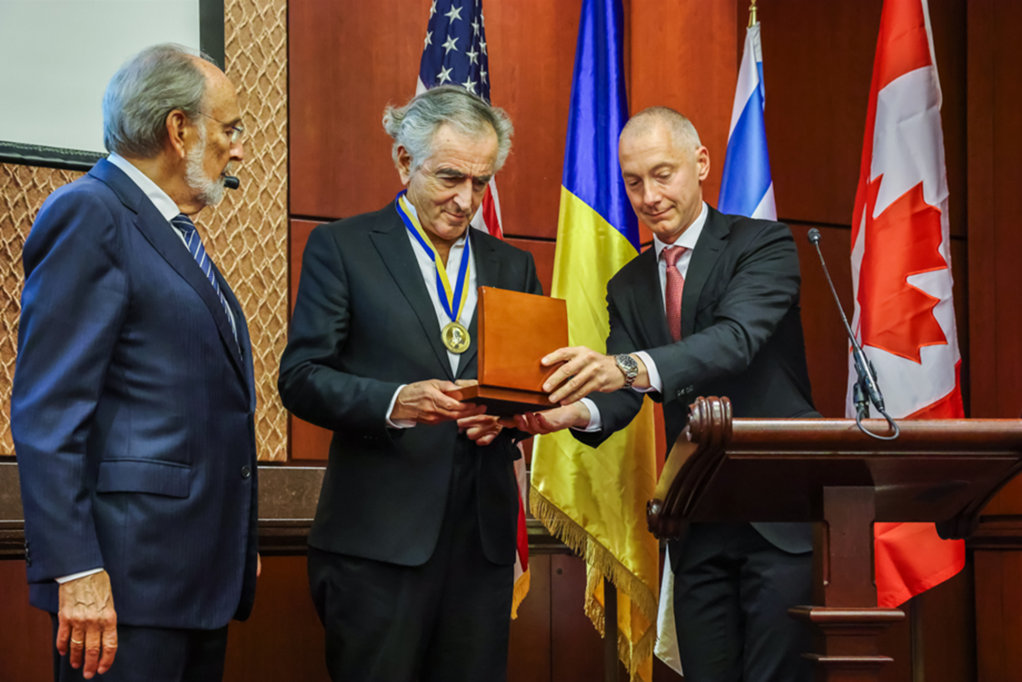 Ліна Костенко: За Ваше і наше Майбутнє! Ліна Костенко: За Ваше і наше Майбутнє! - зображення