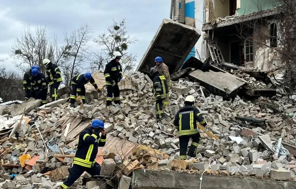 Яна Зінкевич: Як вижити під завалами - поради Госпітальєрів та ДСНС Яна Зінкевич: Як вижити під завалами - поради Госпітальєрів та ДСНС - зображення