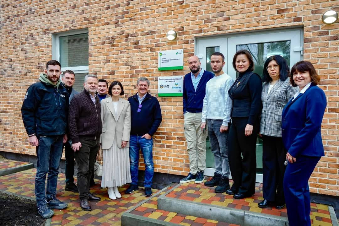 Халабуда замість хабу: молодь у селі Холодна Балка збудувала собі “молодіжний простір”... у полі Халабуда замість хабу: молодь у селі Холодна Балка збудувала собі “молодіжний простір”... у полі - зображення