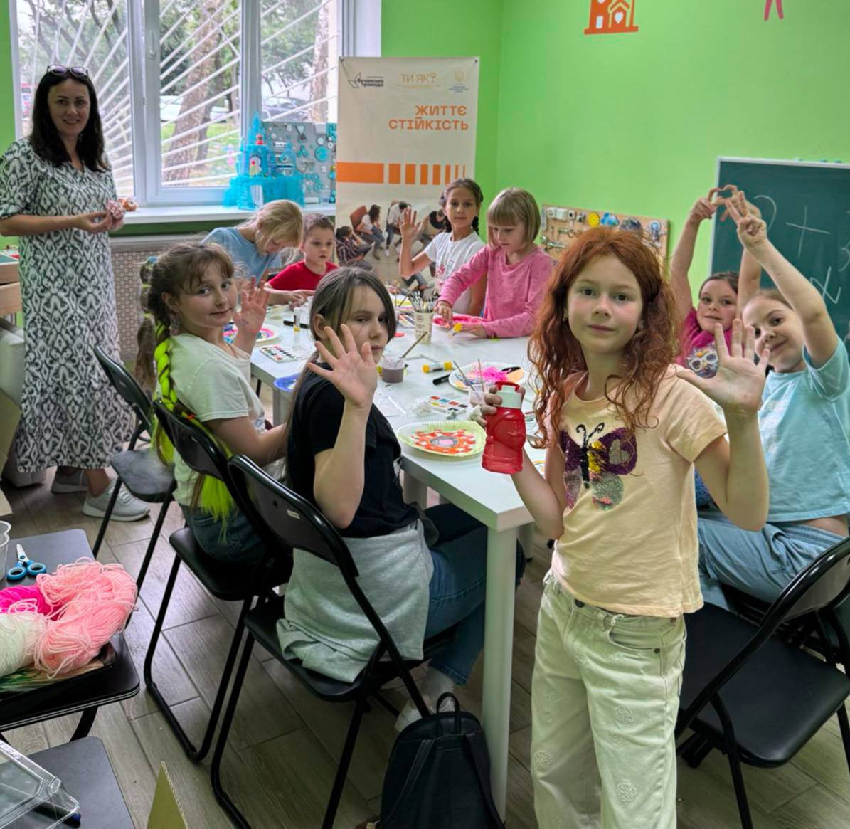 Халабуда замість хабу: молодь у селі Холодна Балка збудувала собі “молодіжний простір”... у полі - зображення