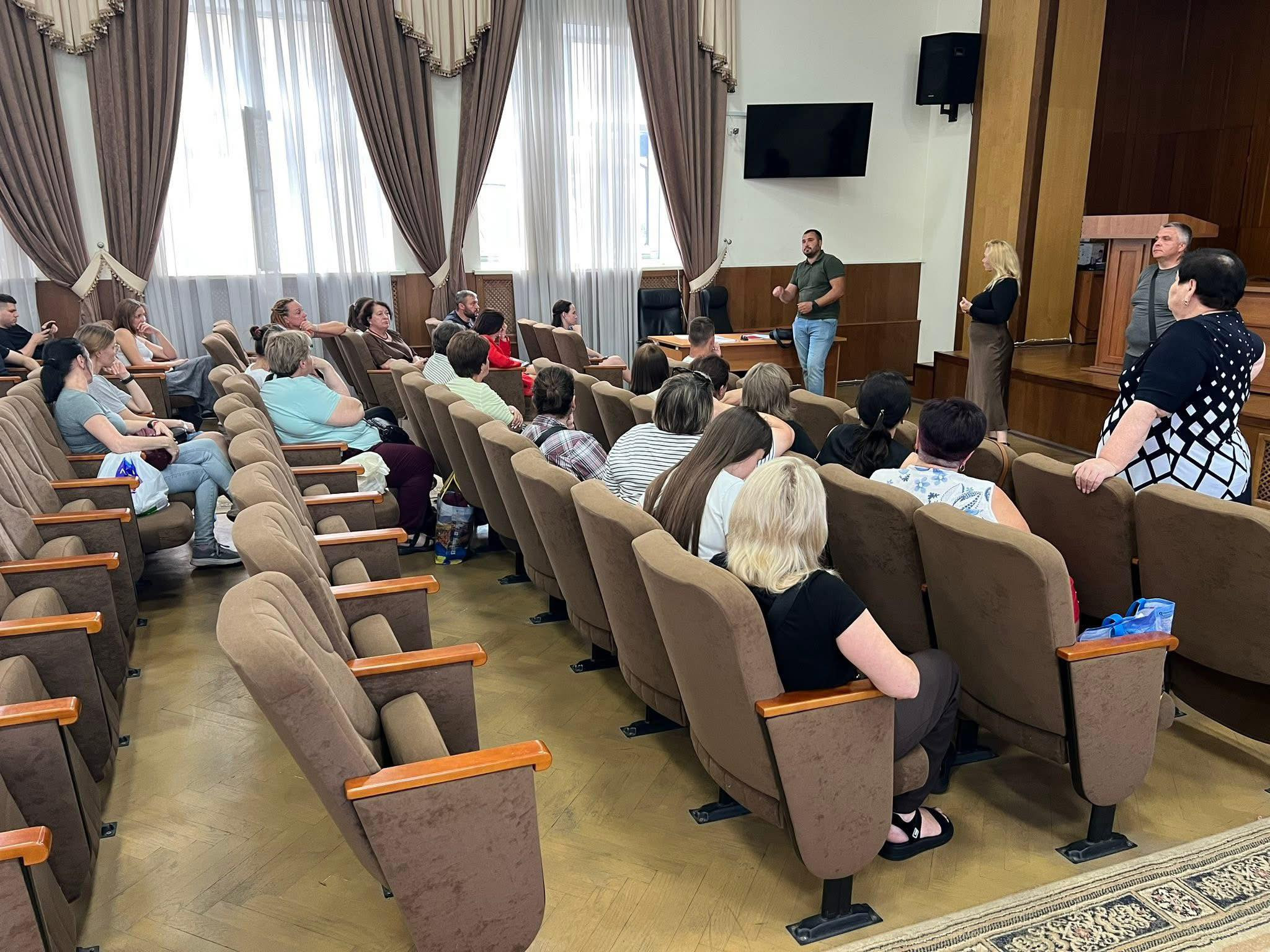“Родини погодили два варіанти надгробків: у формі козацького хреста чи прямокутної плити”. Інтерв’ю зі Світланою Остапчук, дружиною загиблого захисника Віктора Тупала за позивним  “Родини погодили два варіанти надгробків: у формі козацького хреста чи прямокутної плити”. Інтерв’ю зі Світланою Остапчук, дружиною загиблого захисника Віктора Тупала за позивним