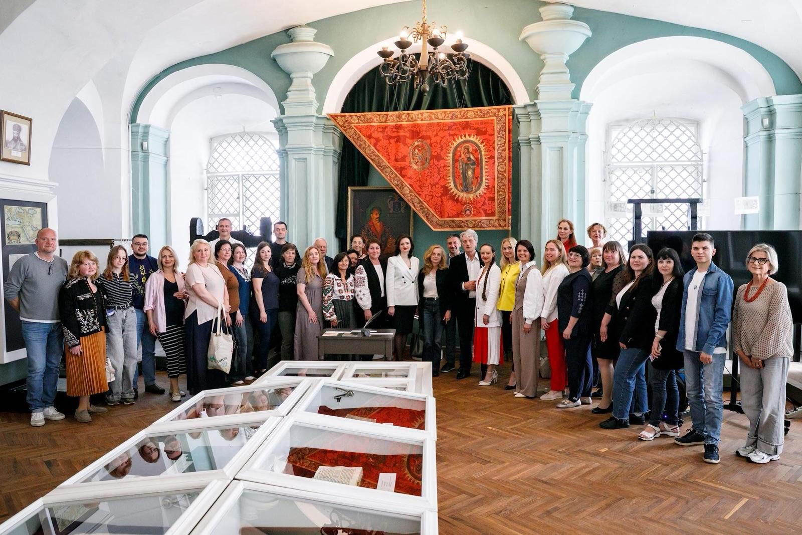 Як історія стає дипломатією: розмова з журналістом і громадським діячем Сергієм Стукановим - зображення