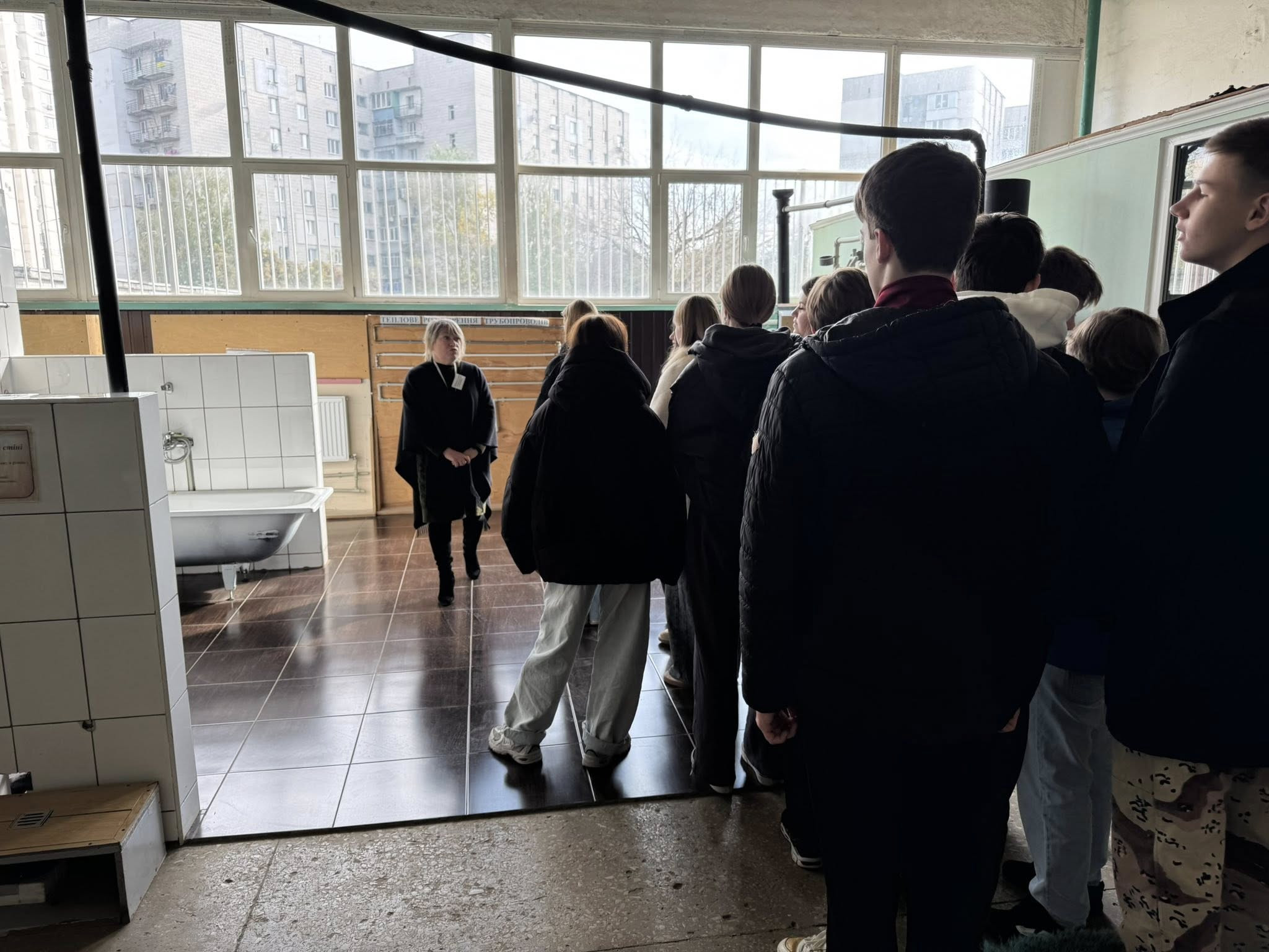 “Ми захотіли створити для дітей такі умови в школі, щоб вони могли досліджувати світ професій на практиці”, – Валентина Полторак, менеджерка швейцарсько-українського проєкту DECIDE - 2 - зображення