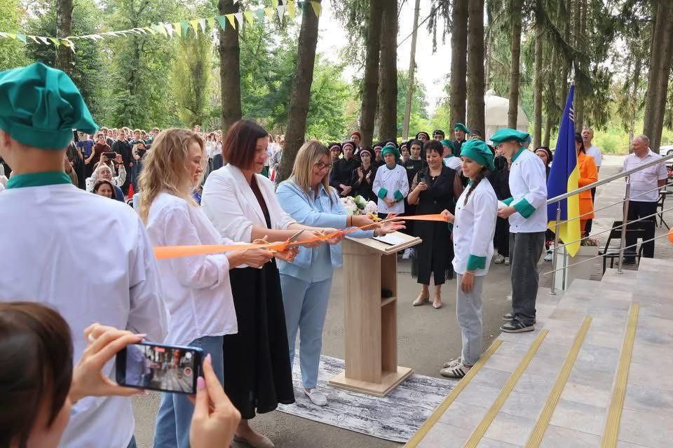 “Ми захотіли створити для дітей такі умови в школі, щоб вони могли досліджувати світ професій на практиці”, – Валентина Полторак, менеджерка швейцарсько-українського проєкту DECIDE - зображення