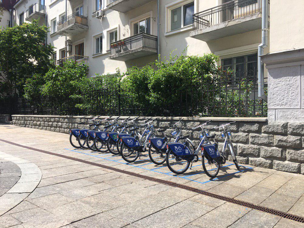 У Києві біля Адміністрації президента з’явився прокат велосипедів