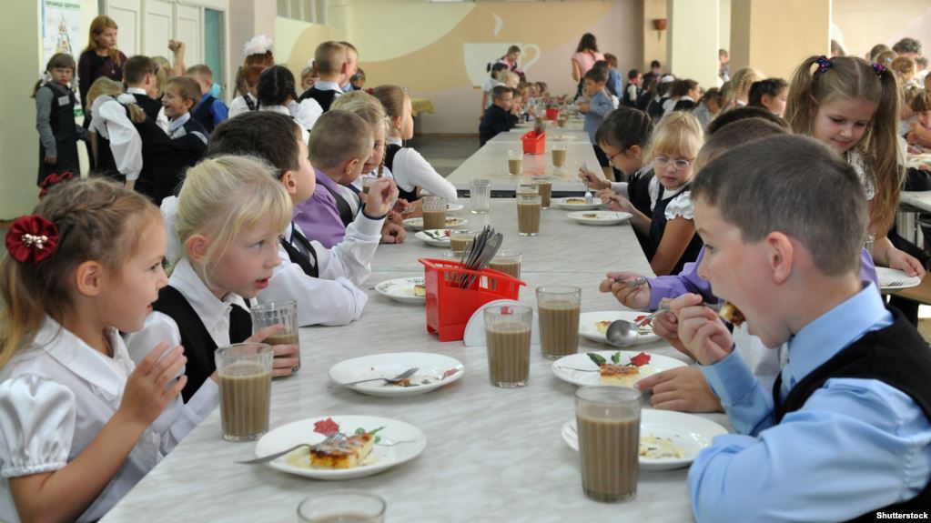 Задля безпеки дітей у школах змінять політику у сфері харчування