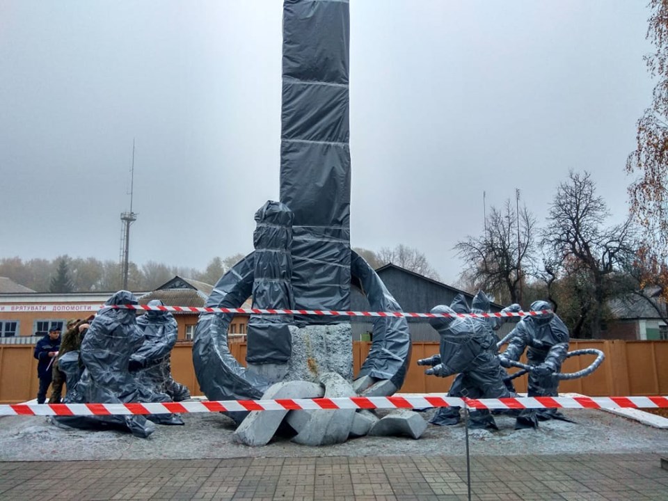 Чорнобильський пам’ятник ліквідаторам під загрозою руйнації