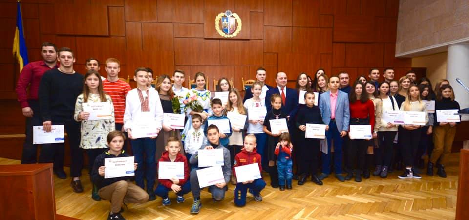 Талановиті й обдаровані: у Вишгороді відзначили досягнення дітей і молоді