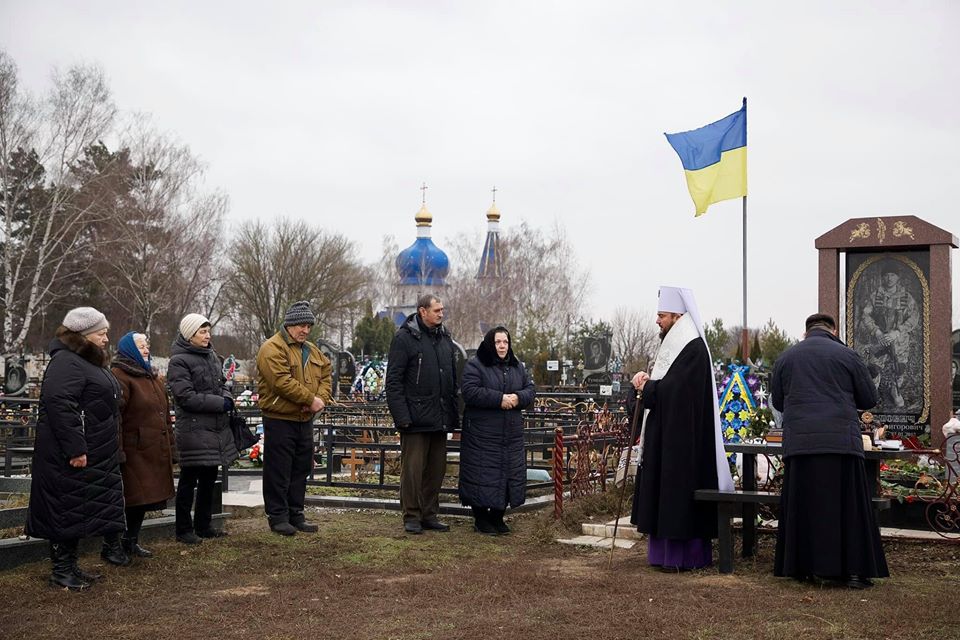 Релігійний конфлікт на Київщині: віруючих не пускають до храму