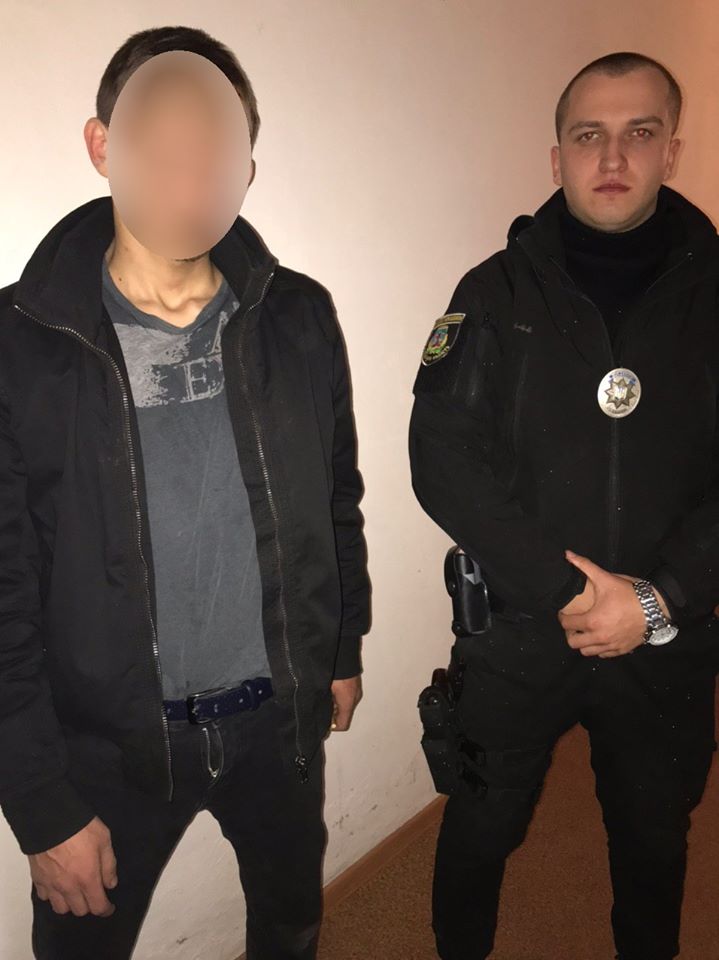 15 лютого у Василькові 24-річний місцевий житель здався патрульним підозрілим. Як виявилось, не даремно, адже чоловік мав при собі наркотики.